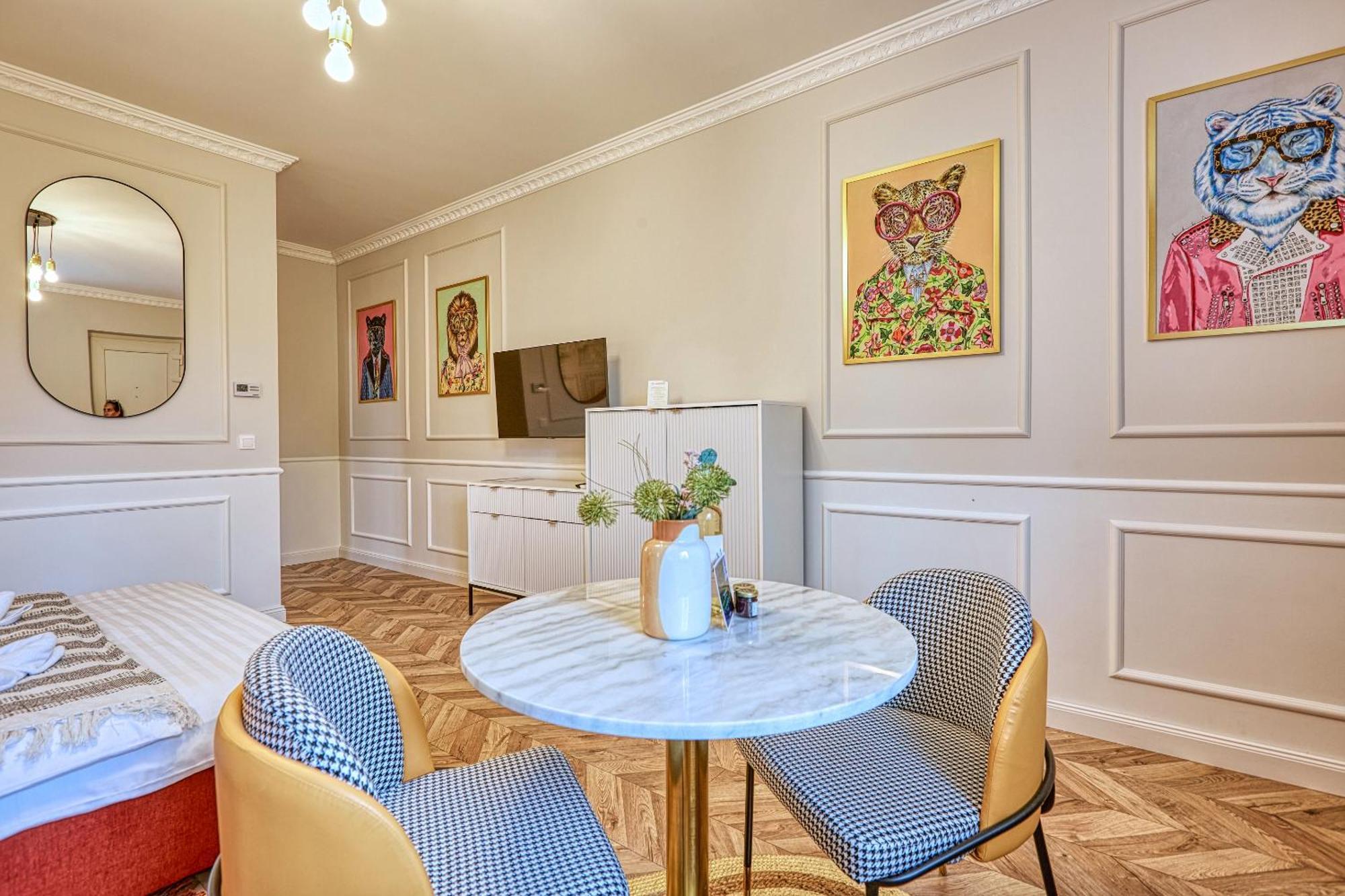 Mosonmagyaróvár The Doors Luxury Apartment מראה חיצוני תמונה
