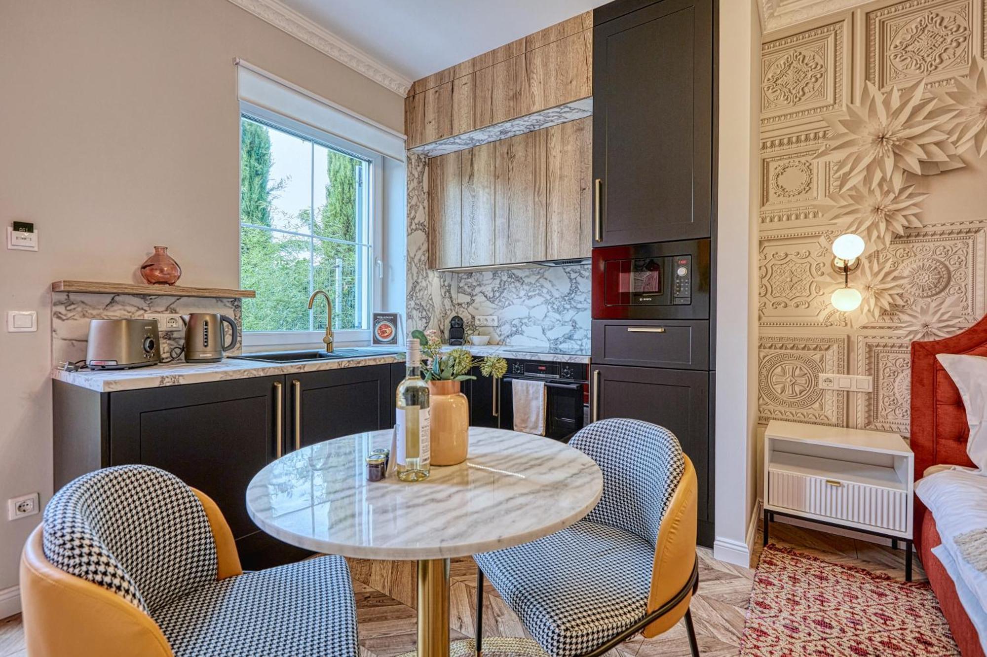 Mosonmagyaróvár The Doors Luxury Apartment מראה חיצוני תמונה